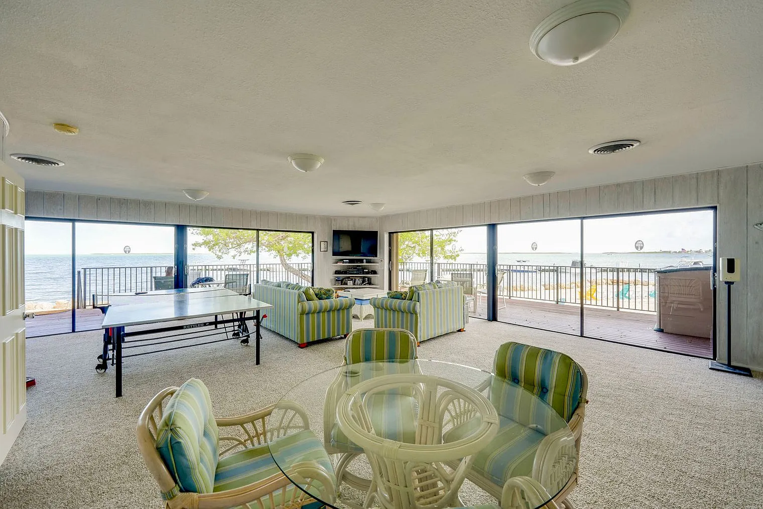 2 bed, 1.0 bath, 1119 sqft, $2,872 — Photo 4