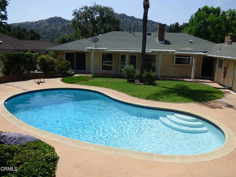 1429 Descanso Dr — Photo 4