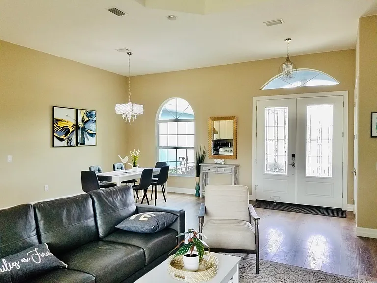 257 Manor Rd — Photo 5