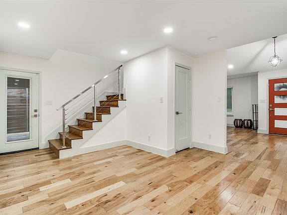 3rd image of 8722 Angora St