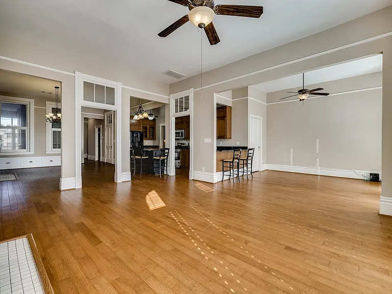 929 Broad St — Photo 16