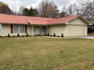 1004 Windridge Dr, Maryville, TN 37803