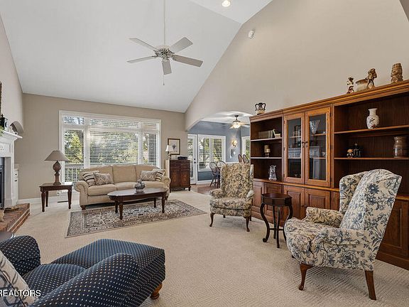 5th image of 312 Saligugi Ln