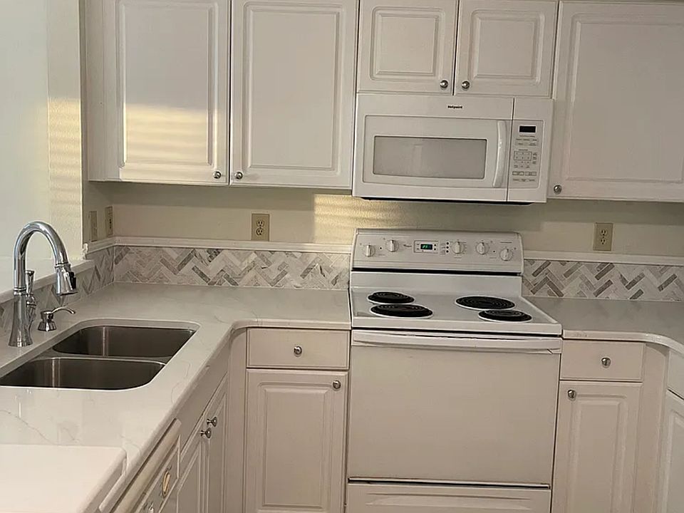 1st image of 37109 Harbour Vista Cir