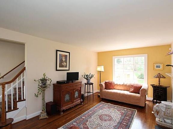 LIVING ROOM- 1