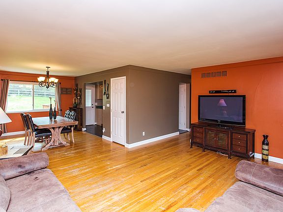 5th image of 2927 Goda Ave