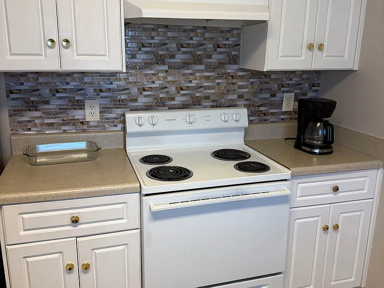 3029 Miranda Rd — Photo 3