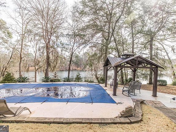 3rd image of 925 W Tanglewood Dr