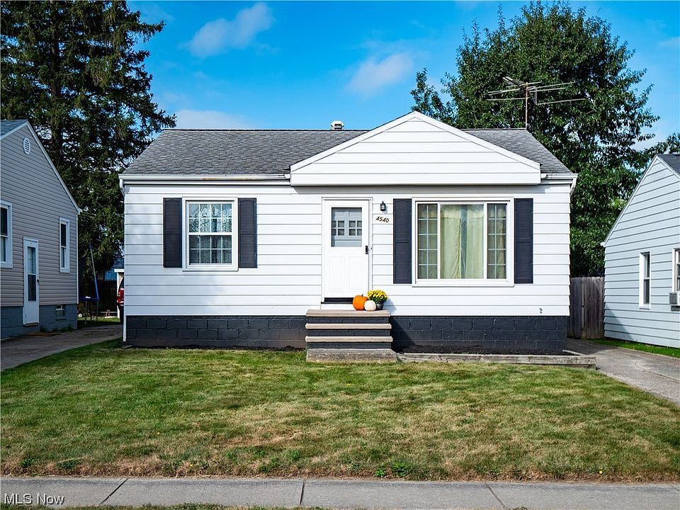 1st image of 4540 W 146th St