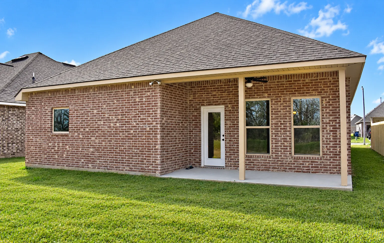 4 bed, 2092 sqft, $2,350 — Photo 2