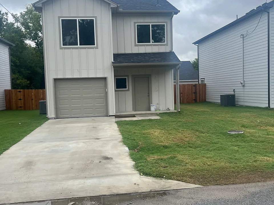 266 E Broadway Ave