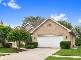 105 Timberline Dr, Lemont, IL