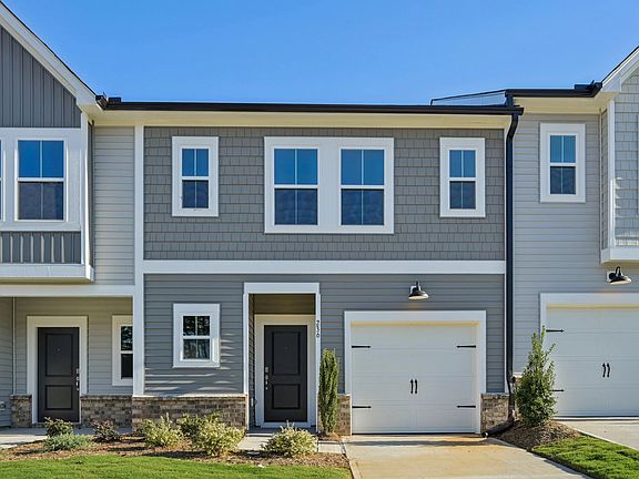 Exterior - Graceful lines and classic charm never fade.