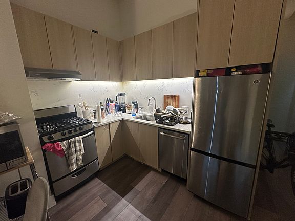 4th image of 31 E 31st St APT 3F