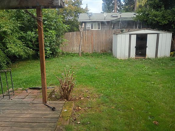 3rd image of 4611 SE 20th Ter #1