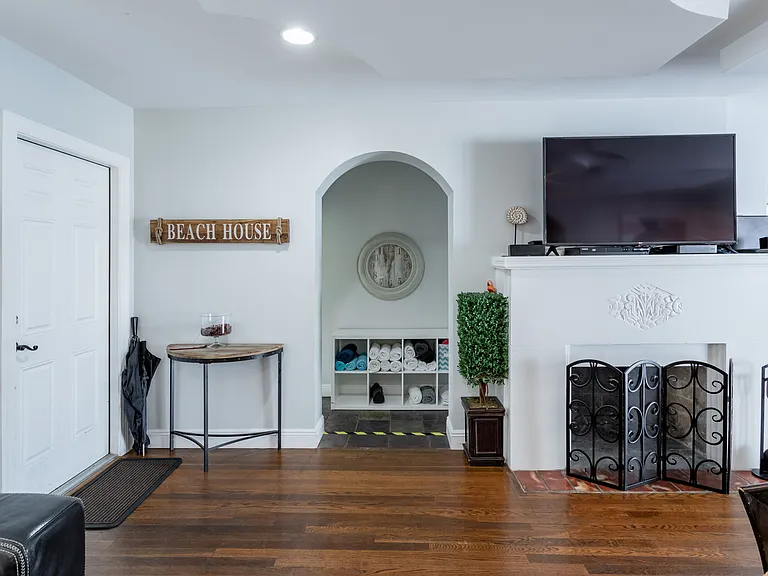 3205 Canal Dr — Photo 8