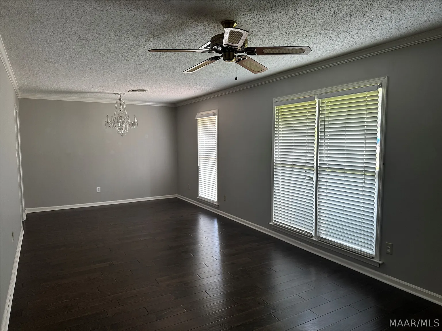 4 bed, 2.0 bath, 2033 sqft, $1,695 — Photo 4