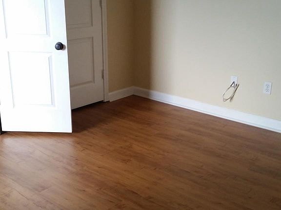 5th image of 108 Vieux Orleans Cir APT B
