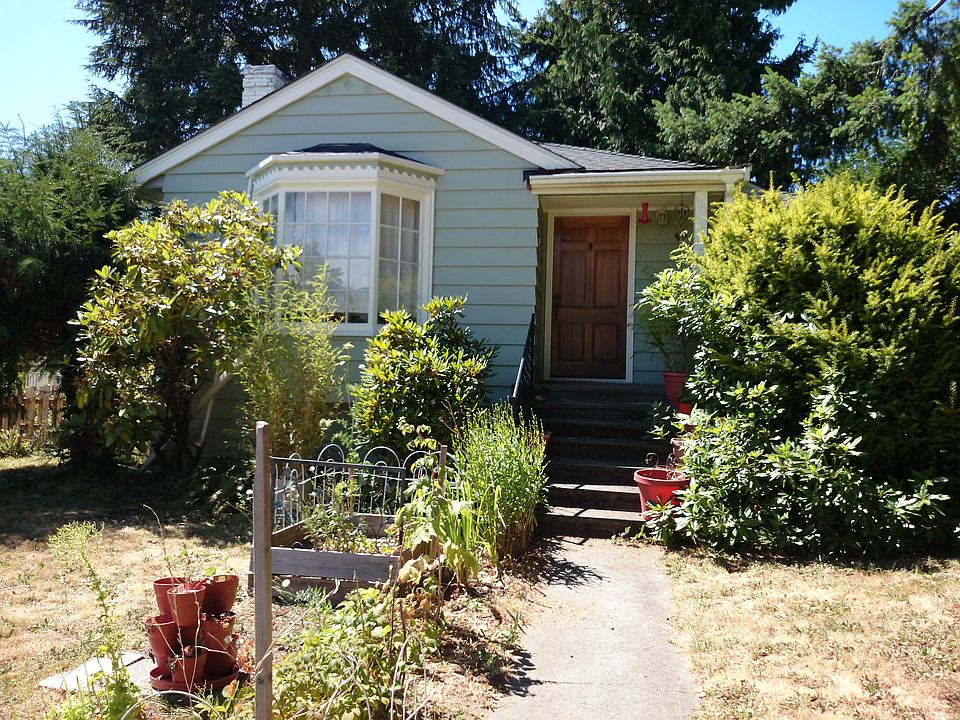 1st image of 4417 42nd Ave SW