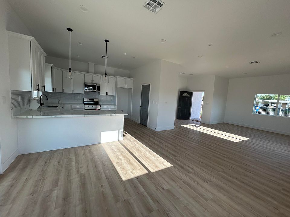 4th image of 8225 Dogwood Ave