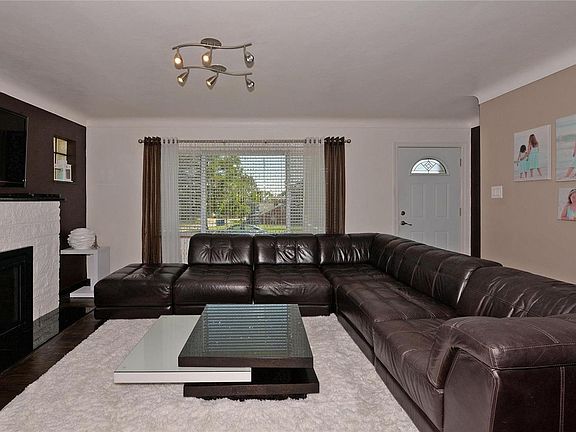 5th image of 640 Cumberland Dr