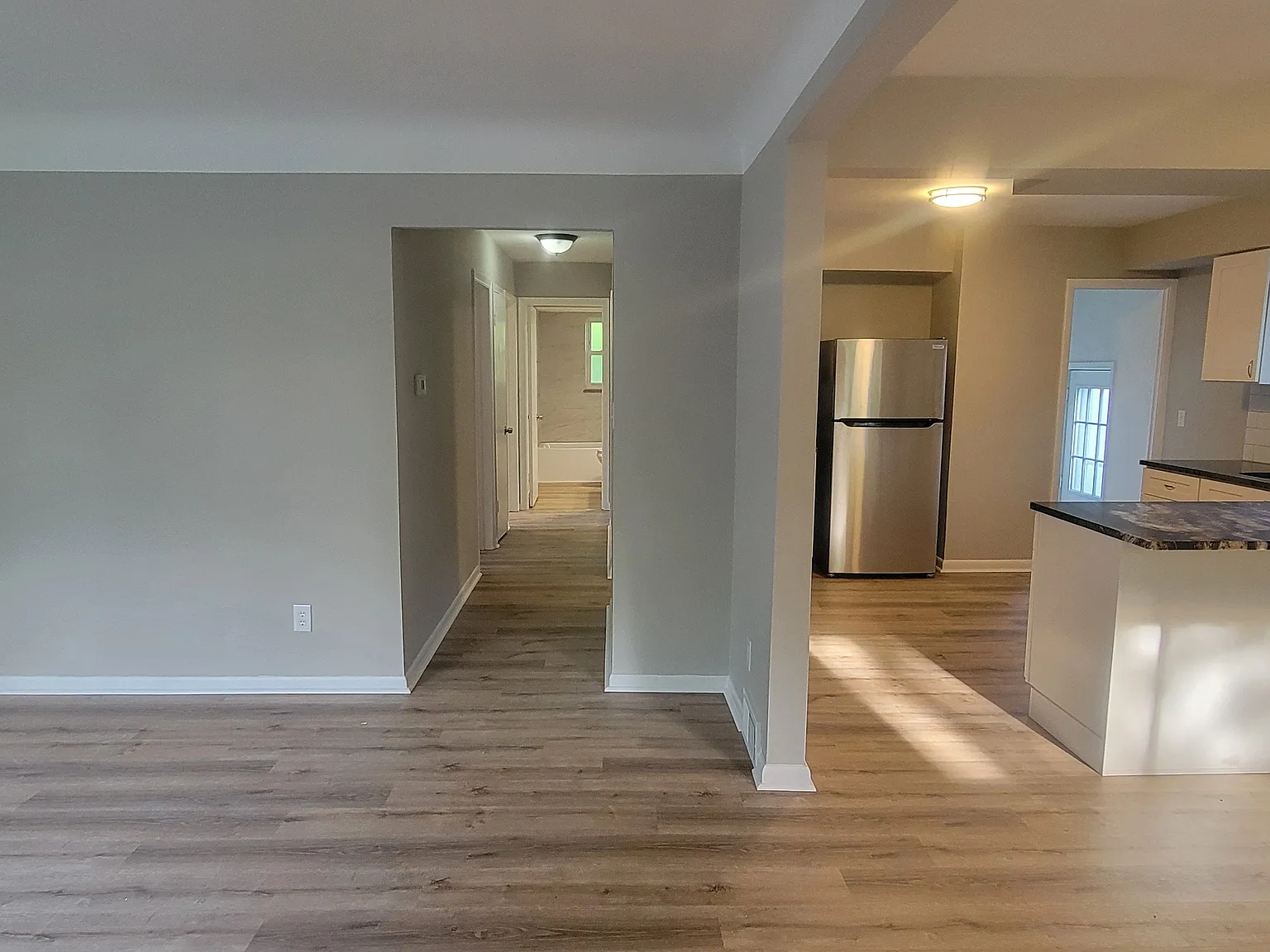 3 bed, 1104 sqft, $1,850 — Photo 2