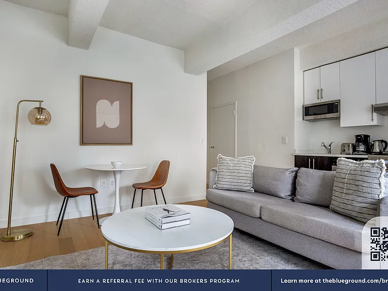 360 W 34th St #5E — Photo 4
