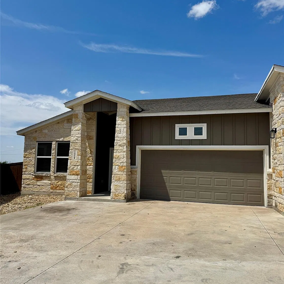 3 bed, 2.0 bath, 1528 sqft, $1,700 — Photo 1