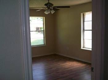 3rd image of 2310 Briarwood Dr