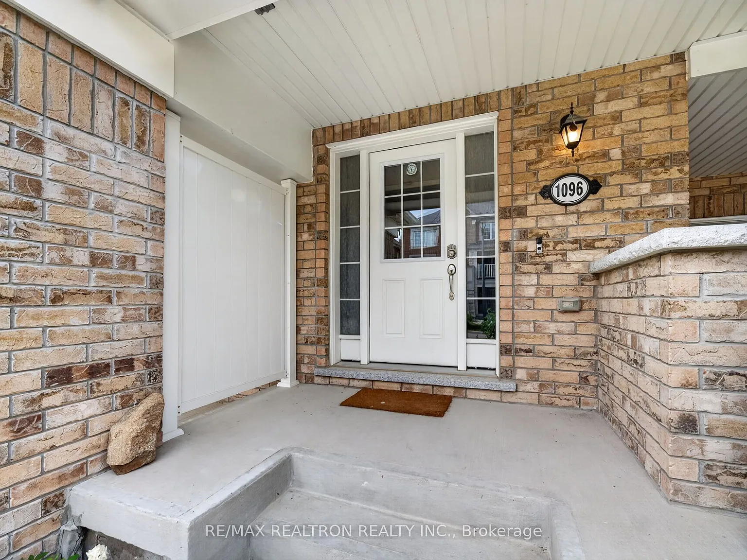 3 bed, $2,950 — Photo 2