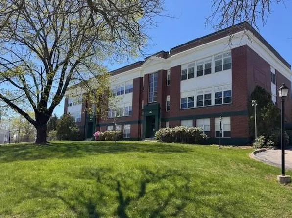 140 High St APT 204, Westerly, RI 02891