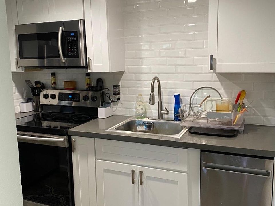 2nd image of 3701 Colonial Dr #31