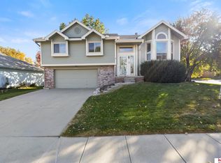 15233 Bedford Ave, Omaha, NE 68116