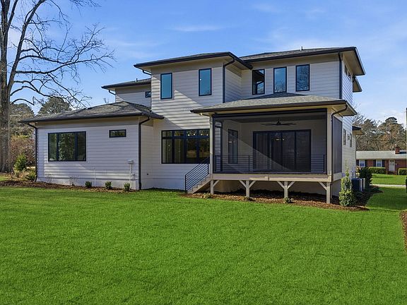 5th image of 403 Carolyn Ct