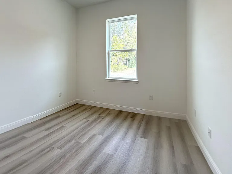 16437 SW 27th Cir — Photo 13