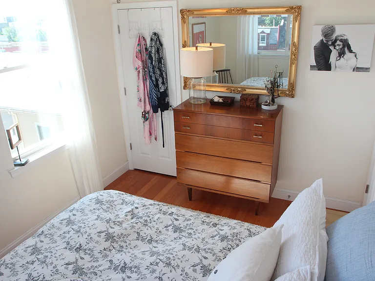 1521A Poplar St #3R — Photo 9