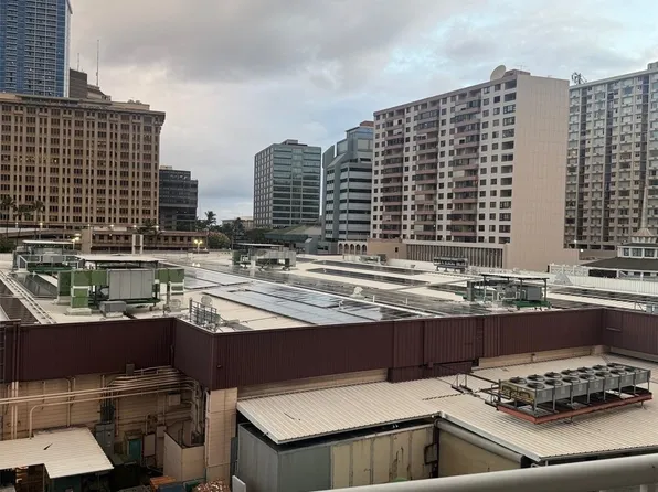 1624 Kanunu St APT 502, Honolulu, HI 96814