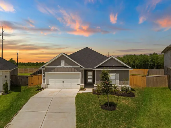 202 Orchard Laurel Dr, Alvin, TX 77511