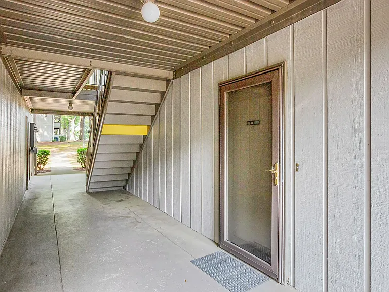 2260 Sunderland Rd #82W — Photo 16
