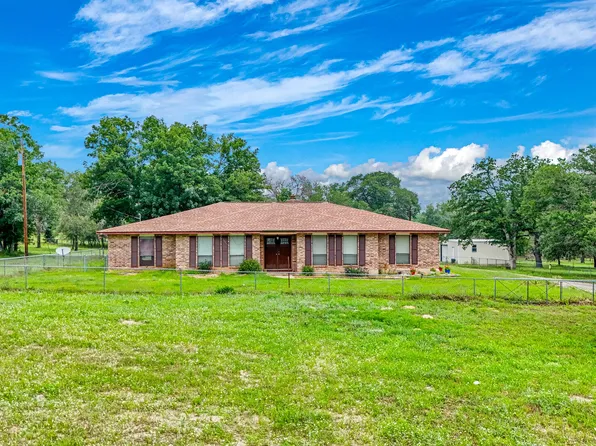 733 Fuller Ln, Adkins, TX 78101