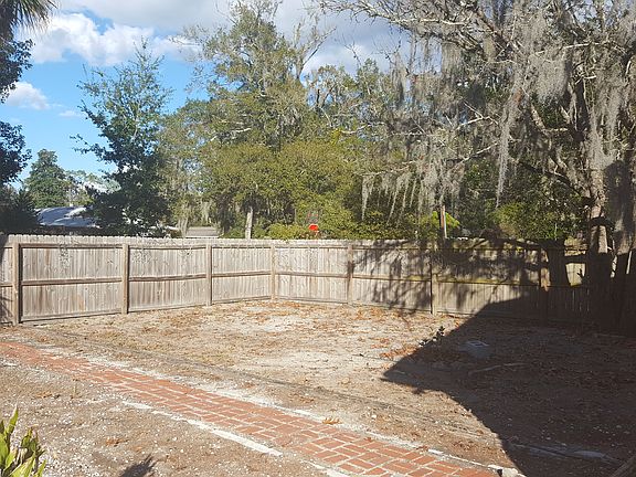 4th image of 2208 Marcel Dr