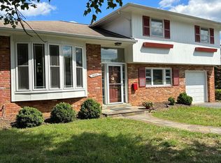 8723 Ewing Dr, Bethesda, MD 20817