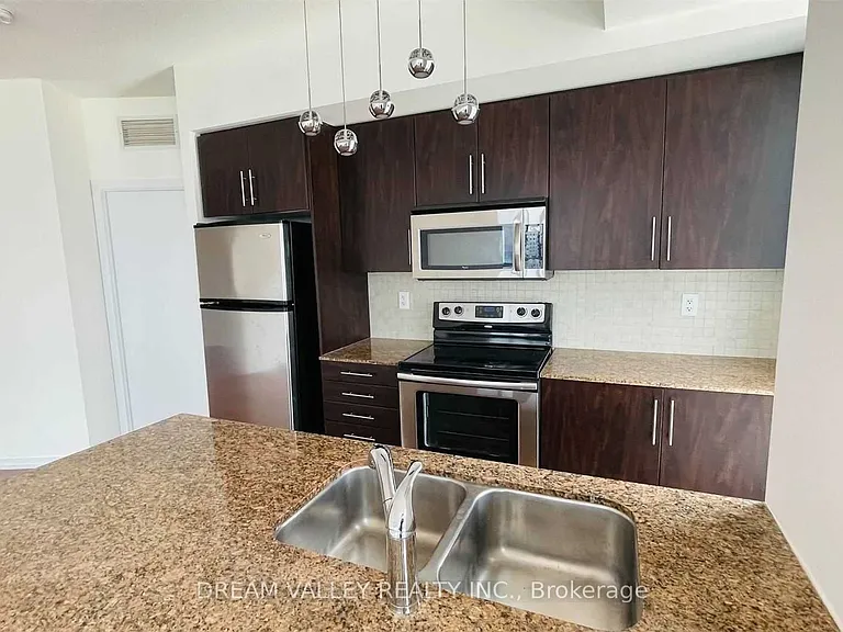 65 Bremner Blvd #3908 — Photo 12