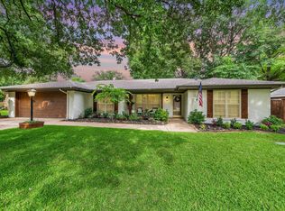 1128 Livingston Dr, Hurst, TX 76053