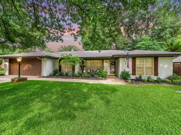 1128 Livingston Dr, Hurst, TX 76053