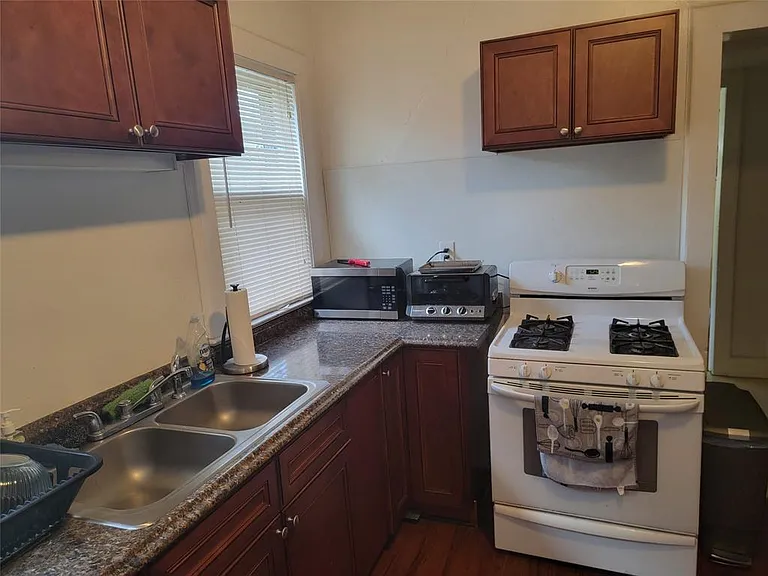 26.5 Lathrop Ave #2 — Photo 14