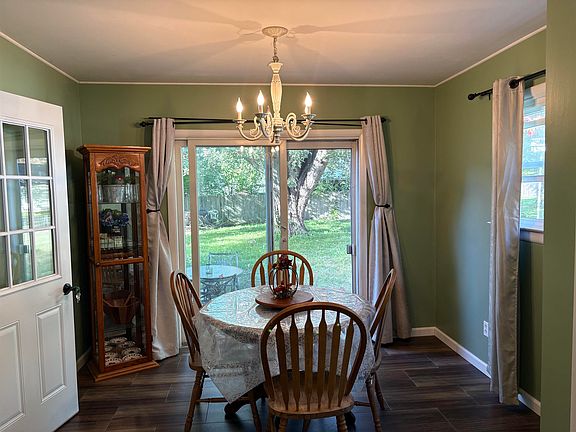 4th image of 718 Thayer St