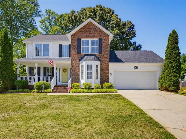 1305 Merlin Cir, Reidsville, NC 27320