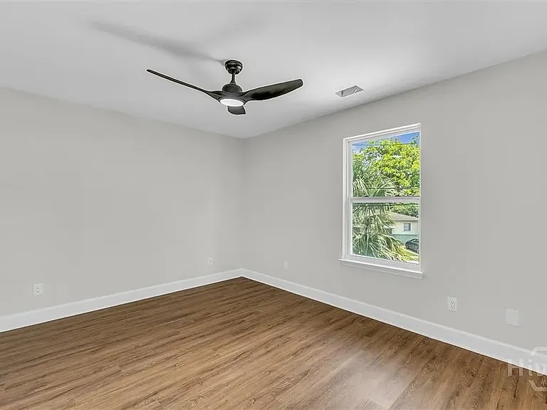 716 Waters Ave — Photo 10