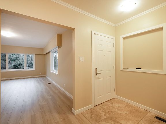 3rd image of 111 Bonnymuir Dr